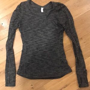 Lululemon long sleeve gray top